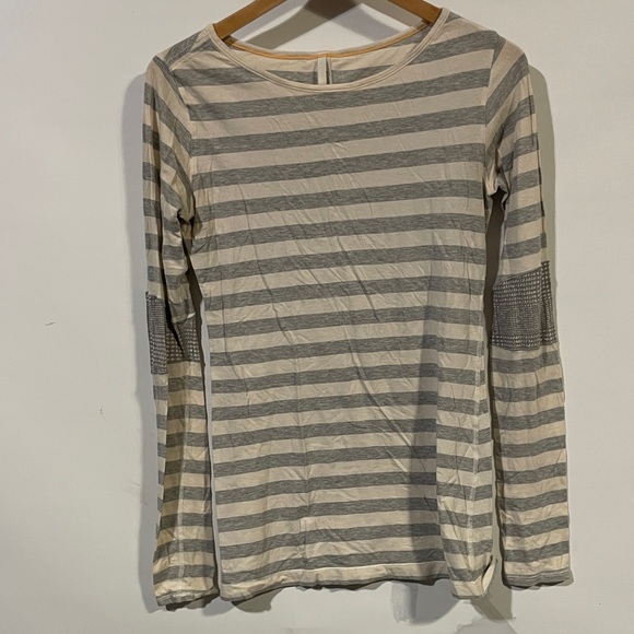 Lululemon athletica athletic Striped Gray and Cream Women's Top - Picture 1 of 3